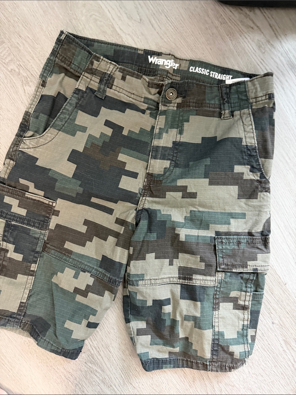 Wrangler Men's Classic Straight Camo Cargo Shorts - Green & Brown